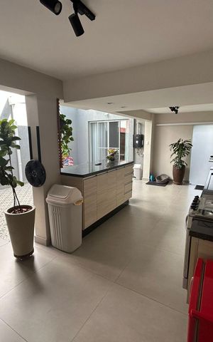 Casa de condomínio à venda com 216m², 3 quartos e 2 vagas Casa de condomínio à venda com 216m², 3 quartos e 2 vagasárea externa