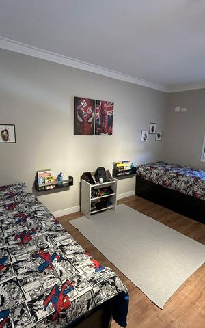 Casa de condomínio à venda com 216m², 3 quartos e 2 vagas Casa de condomínio à venda com 216m², 3 quartos e 2 vagasQuarto