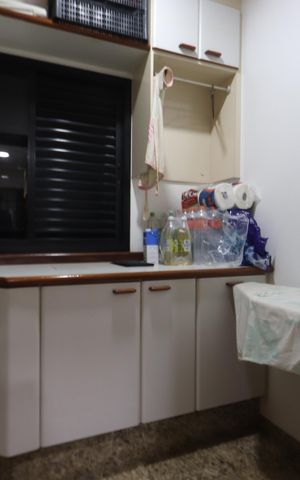 Apartamento à venda com 216m², 3 quartos e 2 vagasQuarto de Serviço