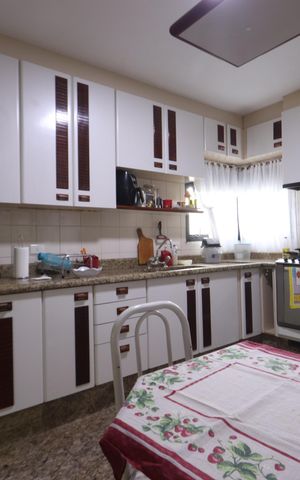 Apartamento à venda com 216m², 3 quartos e 2 vagasCozinha