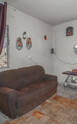Casa à venda com 110m², 3 quartos e 2 vagasSala