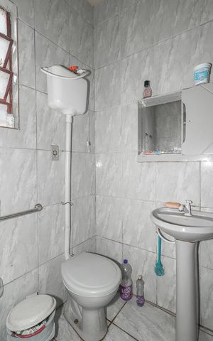 Casa à venda com 110m², 3 quartos e 2 vagasBanheiro