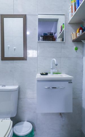 Casa à venda com 220m², 2 quartos e 1 vaga Casa à venda com 220m², 2 quartos e 1 vagaBanheiro da Suíte