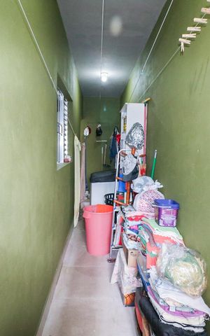 Casa à venda com 220m², 2 quartos e 1 vaga Casa à venda com 220m², 2 quartos e 1 vagaÁrea de Serviço