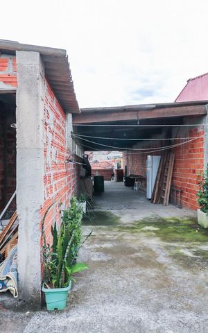Casa à venda com 220m², 2 quartos e 1 vaga Casa à venda com 220m², 2 quartos e 1 vagaTerraço