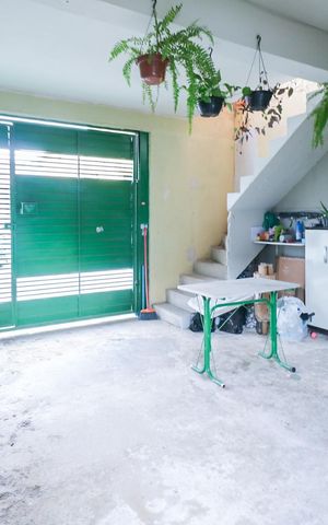 Casa à venda com 220m², 2 quartos e 1 vaga Casa à venda com 220m², 2 quartos e 1 vagaGaragem