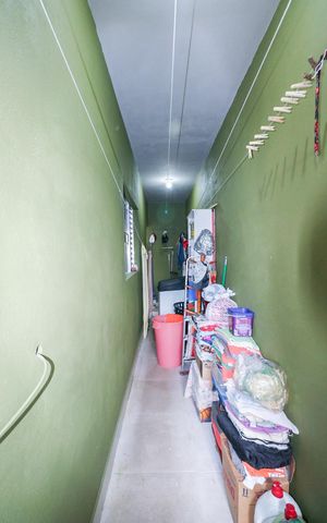 Casa à venda com 220m², 2 quartos e 1 vaga Casa à venda com 220m², 2 quartos e 1 vagaÁrea de Serviço