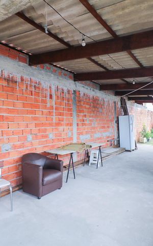 Casa à venda com 220m², 2 quartos e 1 vaga Casa à venda com 220m², 2 quartos e 1 vagaTerraço
