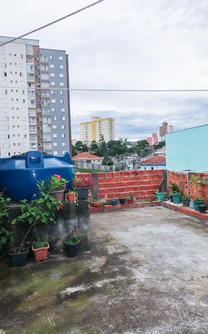 Casa à venda com 220m², 2 quartos e 1 vaga Casa à venda com 220m², 2 quartos e 1 vagaTerraço