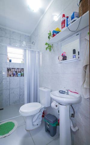 Casa à venda com 220m², 2 quartos e 1 vaga Casa à venda com 220m², 2 quartos e 1 vagaBanheiro