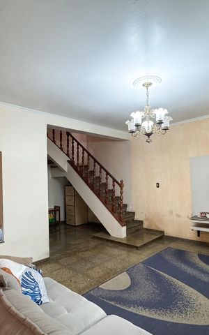 Casa à venda com 343m², 5 quartos e 4 vagasSala 