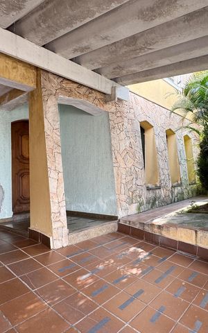 Casa à venda com 343m², 5 quartos e 4 vagasGaragem