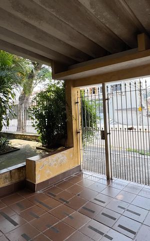Casa à venda com 343m², 5 quartos e 4 vagasGaragem