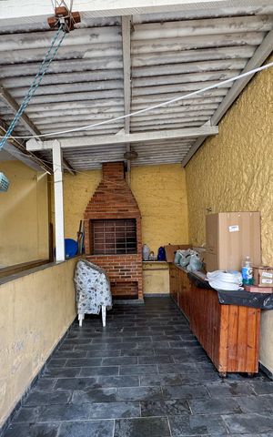 Casa à venda com 343m², 5 quartos e 4 vagasÁrea - Churrasqueira