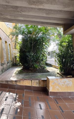 Casa à venda com 343m², 5 quartos e 4 vagasGaragem