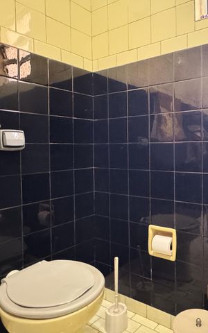 Casa à venda com 343m², 5 quartos e 4 vagasBanheiro Social - Casa 2