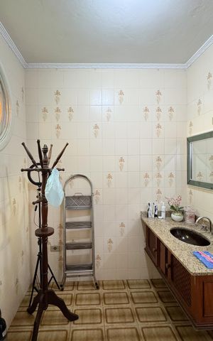 Casa à venda com 343m², 5 quartos e 4 vagasBanheiro - Suíte 