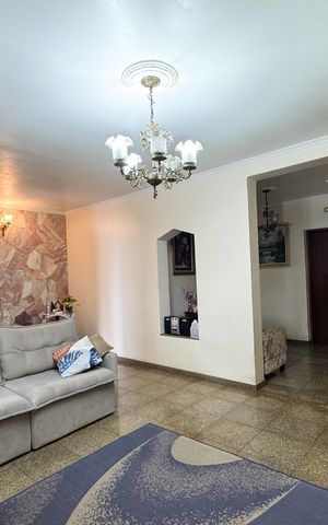 Casa à venda com 343m², 5 quartos e 4 vagasSala 