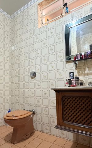 Casa à venda com 343m², 5 quartos e 4 vagasBanheiro Social 2