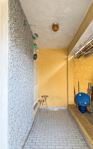 Casa à venda com 343m², 5 quartos e 4 vagasEntrada - Casa 2