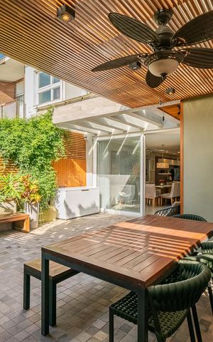 Casa de condomínio à venda com 275m², 4 quartos e 2 vagas