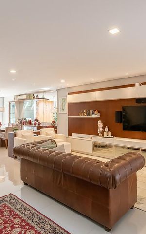 Casa de condomínio à venda com 275m², 4 quartos e 2 vagas