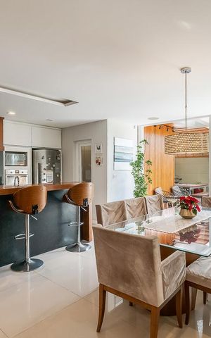 Casa de condomínio à venda com 275m², 4 quartos e 2 vagas