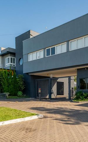 Casa de condomínio à venda com 275m², 4 quartos e 2 vagas