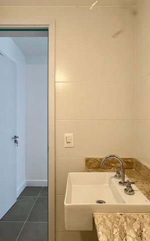 Apartamento à venda com 135m², 4 quartos e 2 vagasBanheiro social 1
