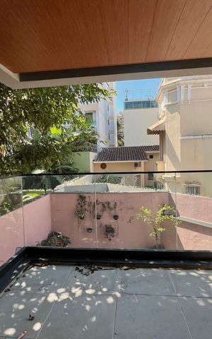 Apartamento à venda com 135m², 4 quartos e 2 vagasVaranda