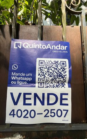 Casa à venda com 266m², 4 quartos e 2 vagas
