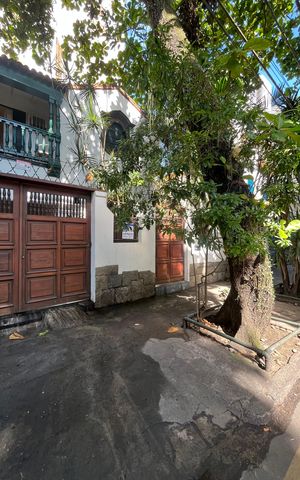 Casa à venda com 266m², 4 quartos e 2 vagas