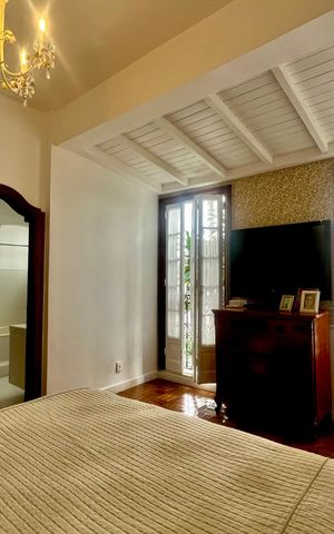 Casa à venda com 266m², 4 quartos e 2 vagas