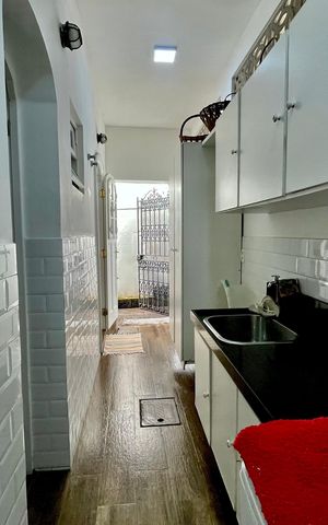 Casa à venda com 266m², 4 quartos e 2 vagas