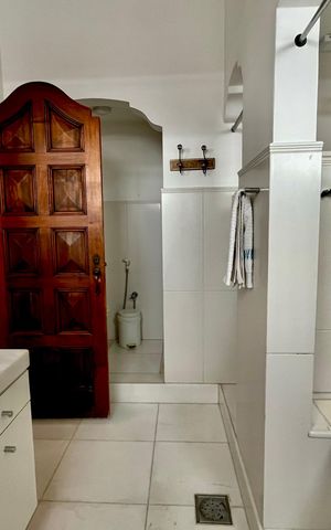 Casa à venda com 266m², 4 quartos e 2 vagas