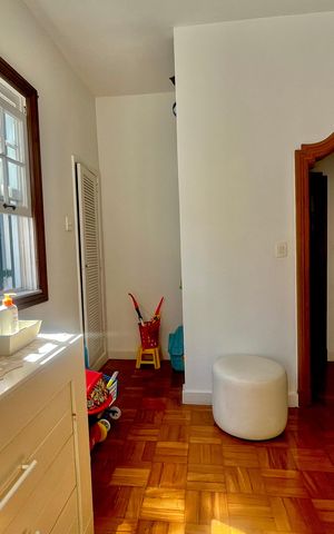 Casa à venda com 266m², 4 quartos e 2 vagas