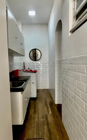 Casa à venda com 266m², 4 quartos e 2 vagas