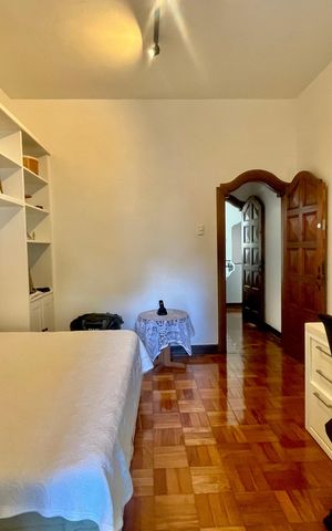 Casa à venda com 266m², 4 quartos e 2 vagas