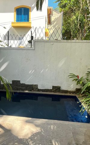 Casa à venda com 266m², 4 quartos e 2 vagas
