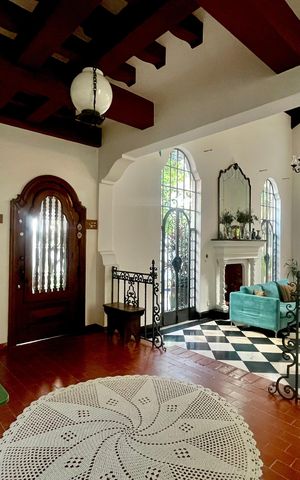 Casa à venda com 266m², 4 quartos e 2 vagas