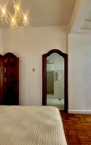 Casa à venda com 266m², 4 quartos e 2 vagas