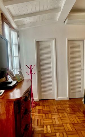Casa à venda com 266m², 4 quartos e 2 vagas
