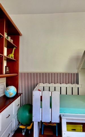 Casa à venda com 266m², 4 quartos e 2 vagas