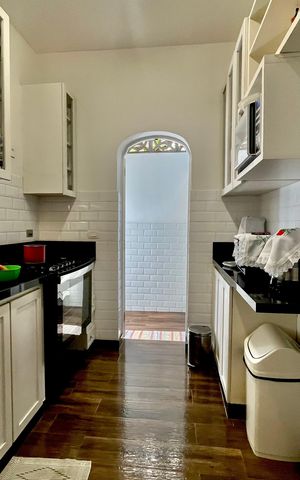 Casa à venda com 266m², 4 quartos e 2 vagas