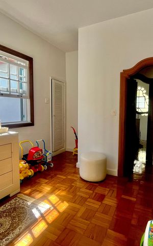 Casa à venda com 266m², 4 quartos e 2 vagas