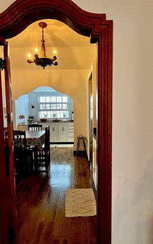 Casa à venda com 266m², 4 quartos e 2 vagas