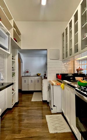Casa à venda com 266m², 4 quartos e 2 vagas