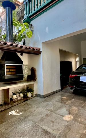Casa à venda com 266m², 4 quartos e 2 vagas