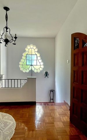 Casa à venda com 266m², 4 quartos e 2 vagas