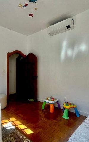 Casa à venda com 266m², 4 quartos e 2 vagas